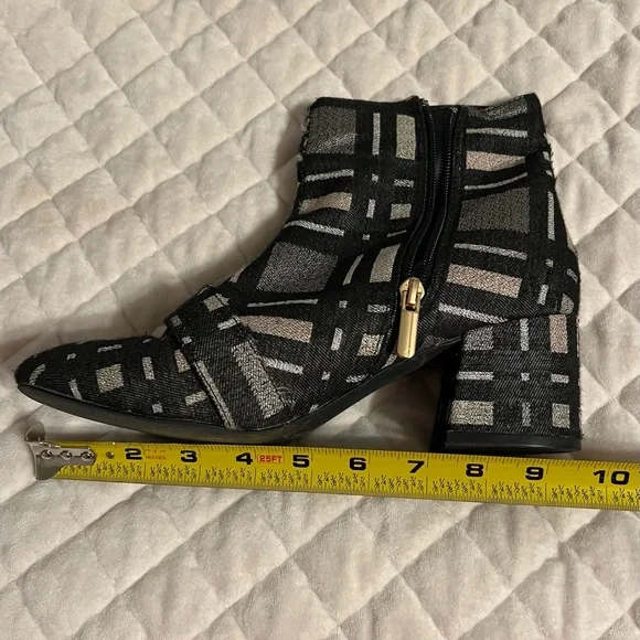 Bleecker & Bonds Boots - Picture 2 of 8